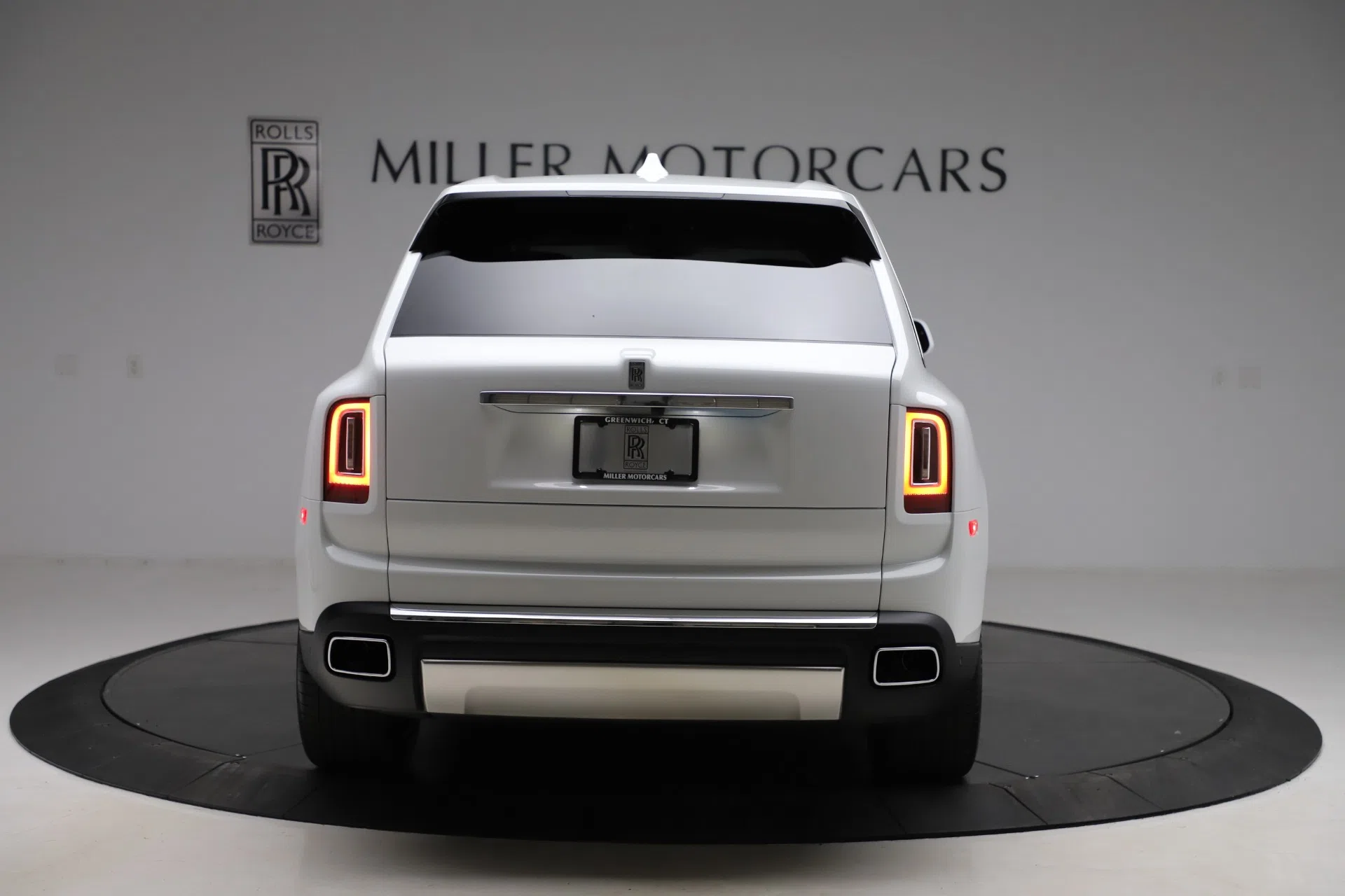 2020 Rolls-Royce Cullinan, rear three-quarter view