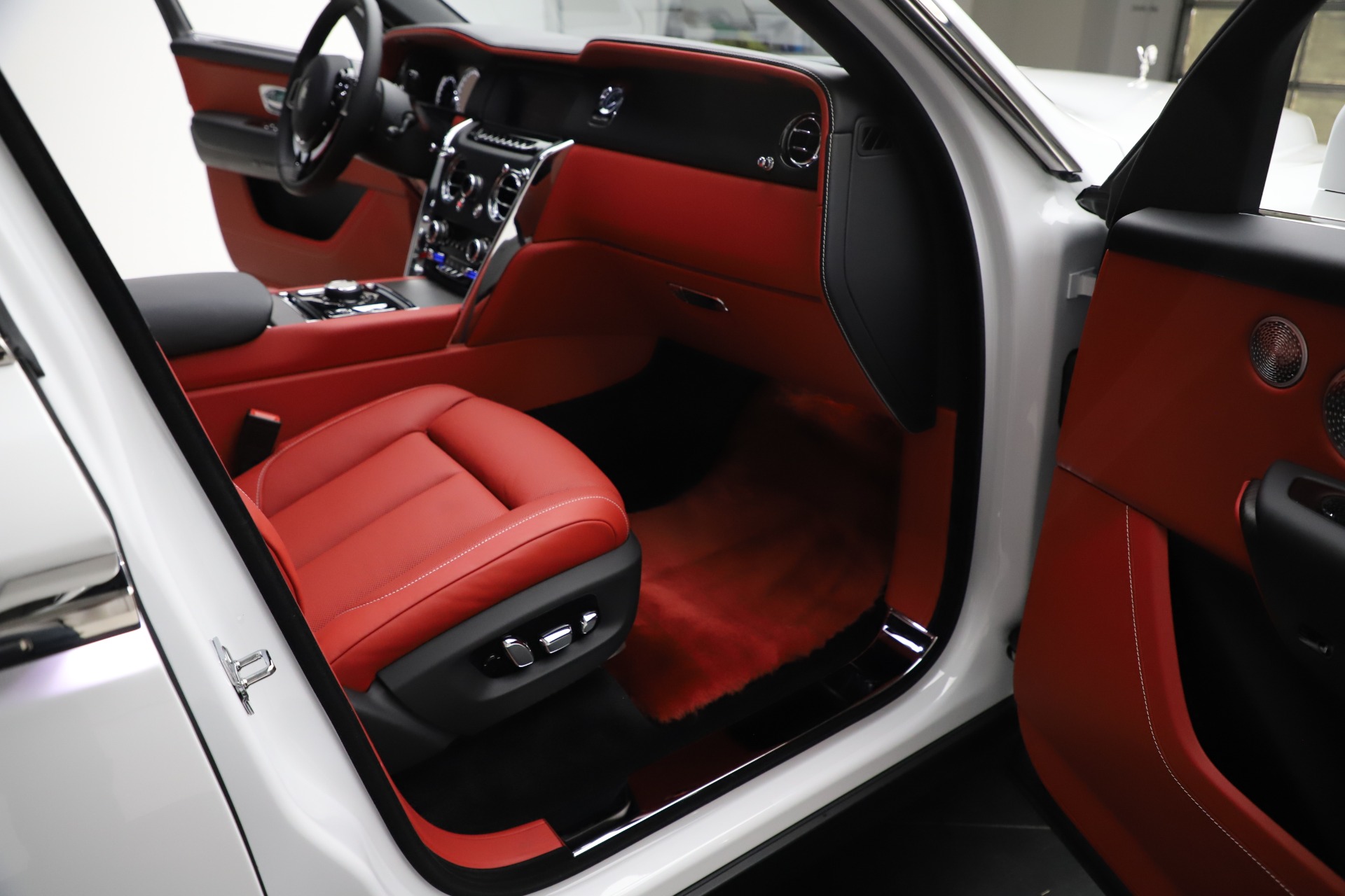 2020 Rolls-Royce Cullinan, 19/20