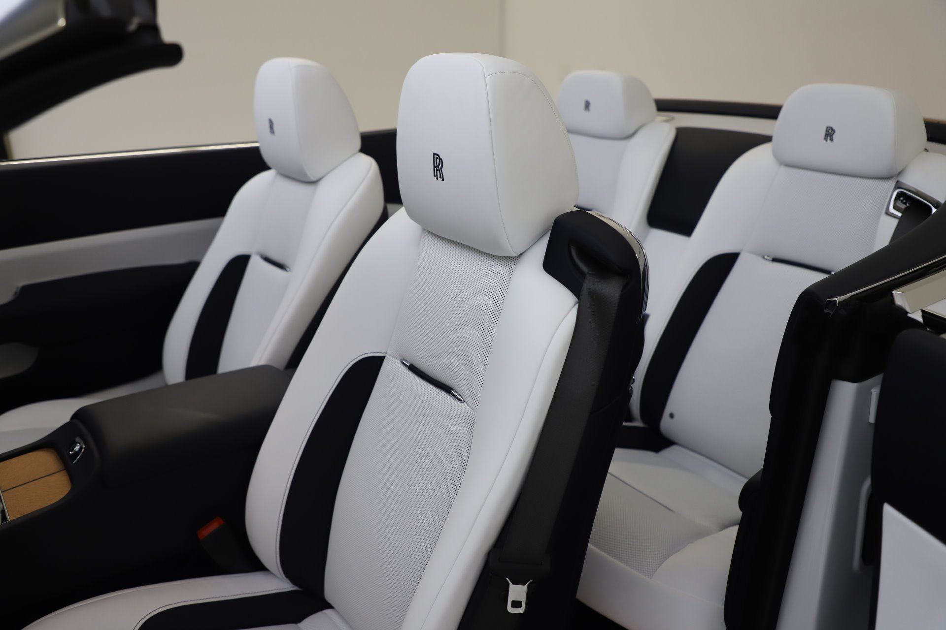 2020 Rolls-Royce Dawn, 14/20
