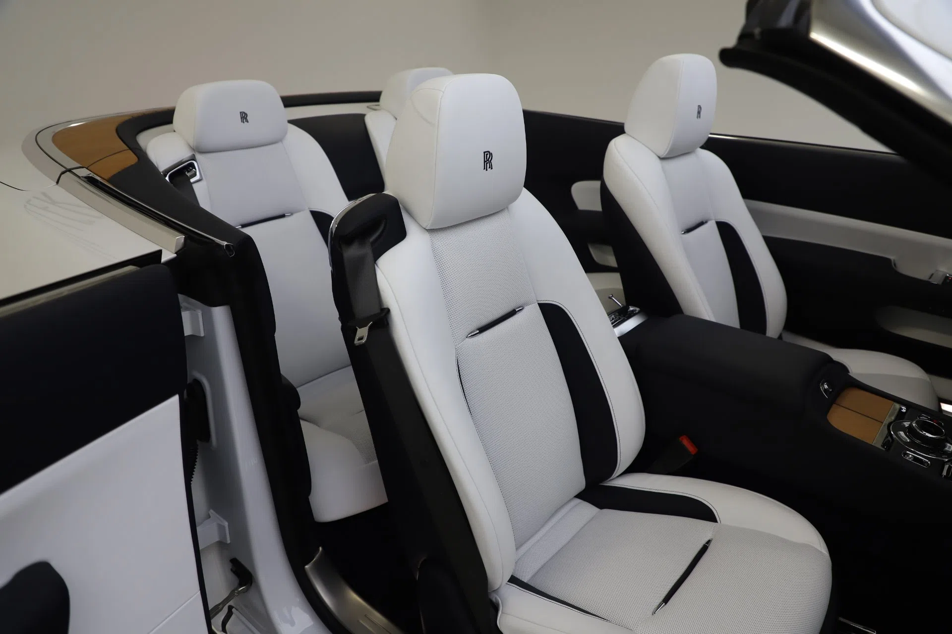 2020 Rolls-Royce Dawn interior, seats