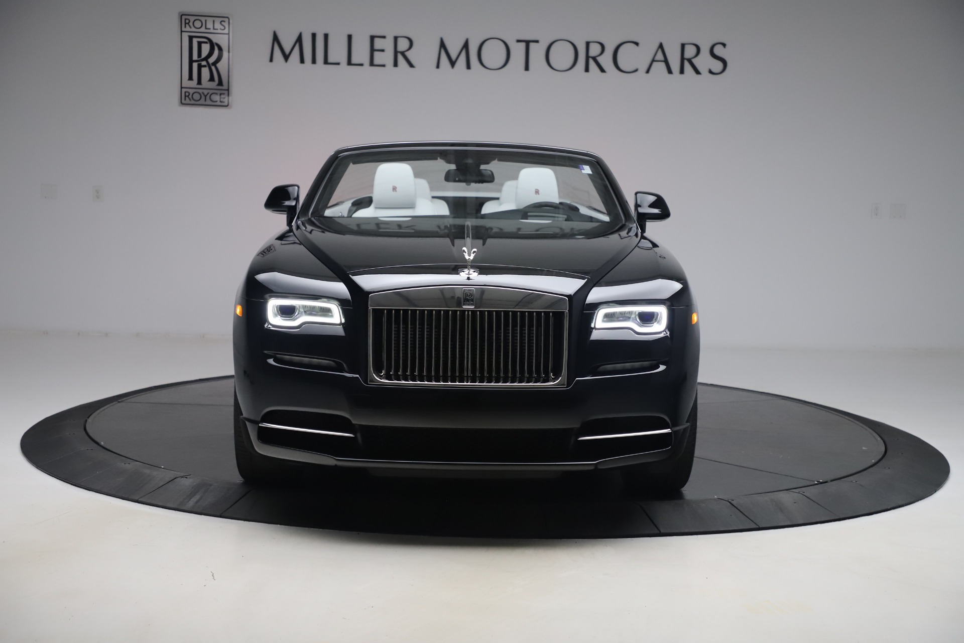 2020 Rolls-Royce Dawn Base, 2/20