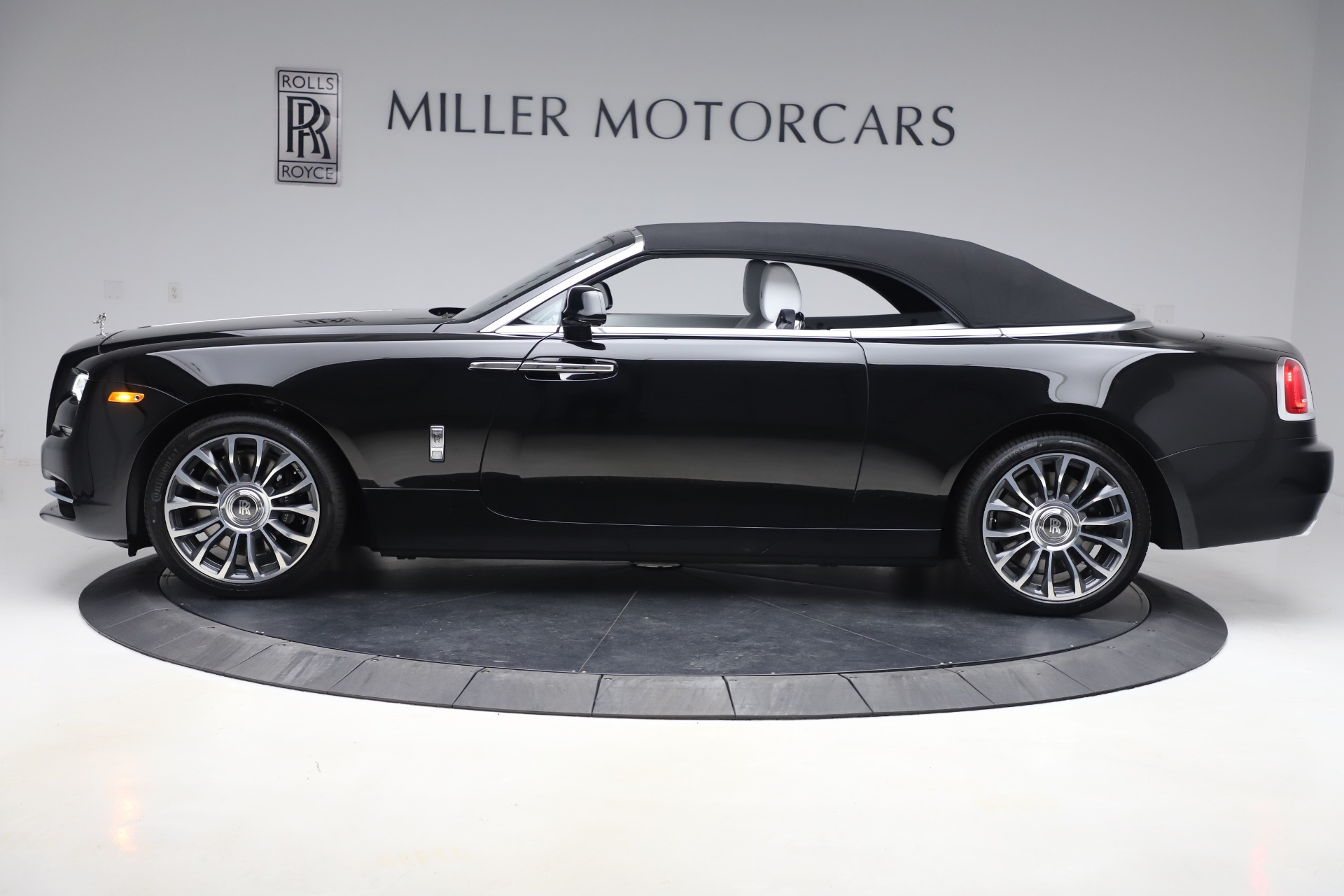 2020 Rolls-Royce Dawn Base, 10/20