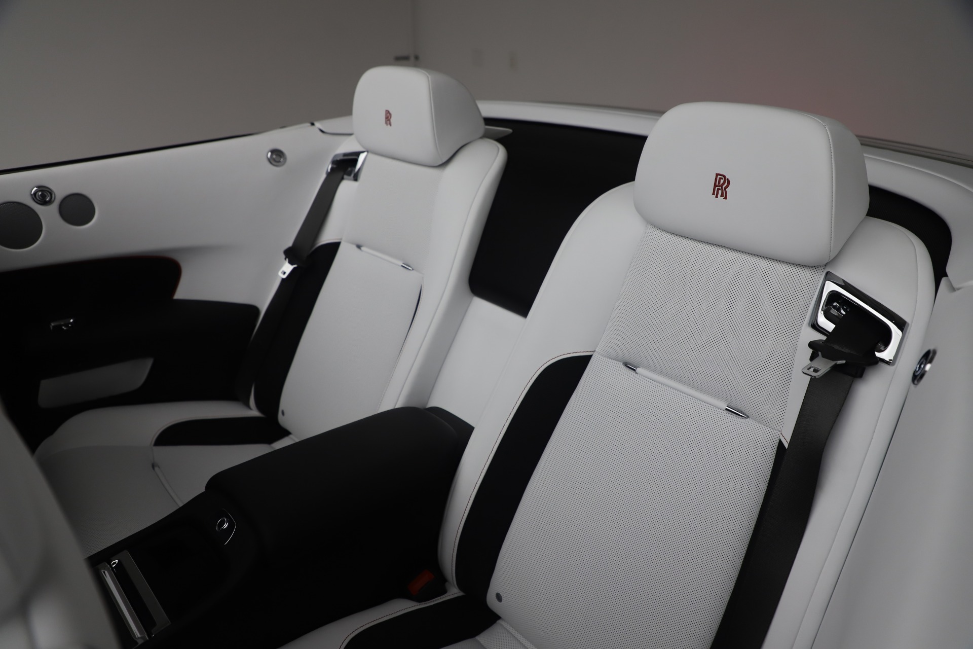 2020 Rolls-Royce Dawn Base, 19/20