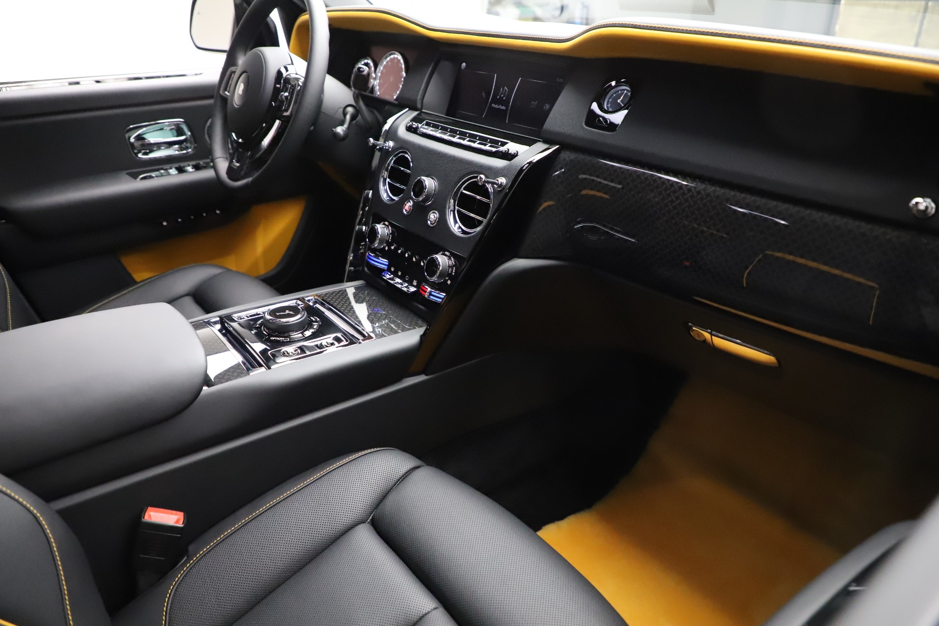 2020 Rolls-Royce Cullinan Black Badge, 12/20