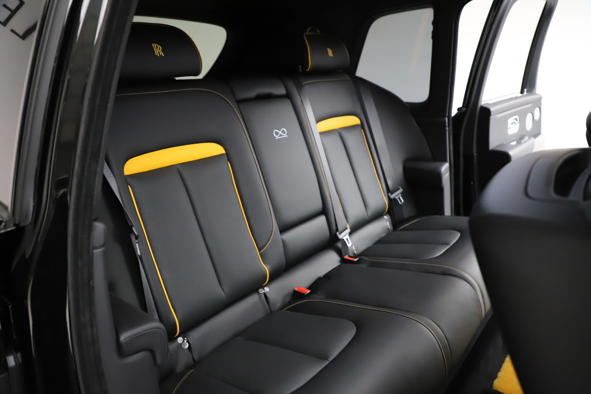 2020 Rolls-Royce Cullinan Black Badge, 13/20