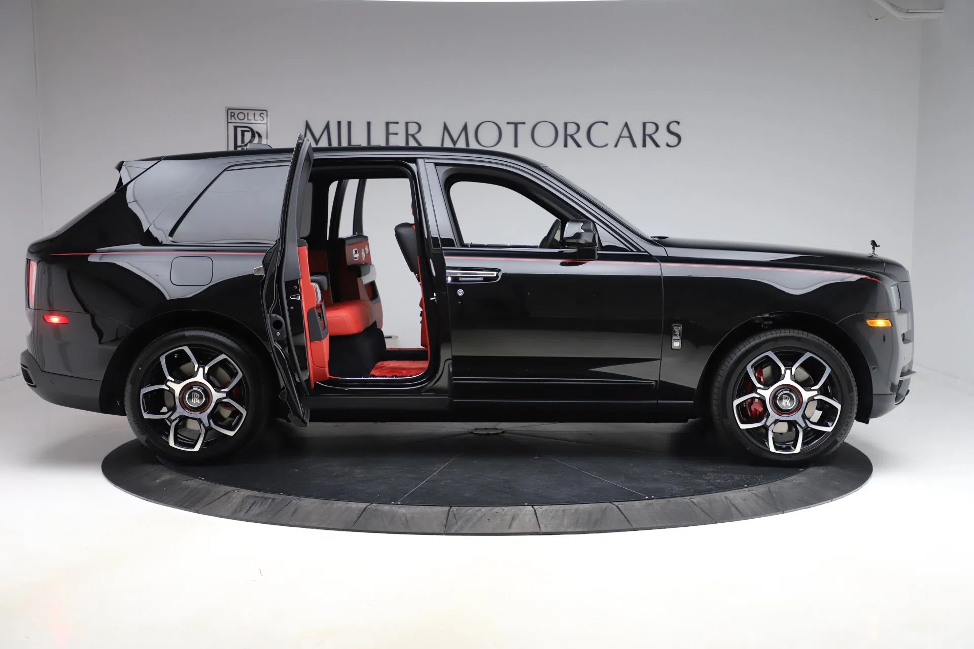 2020 Rolls-Royce Cullinan Black Badge for sale, exterior