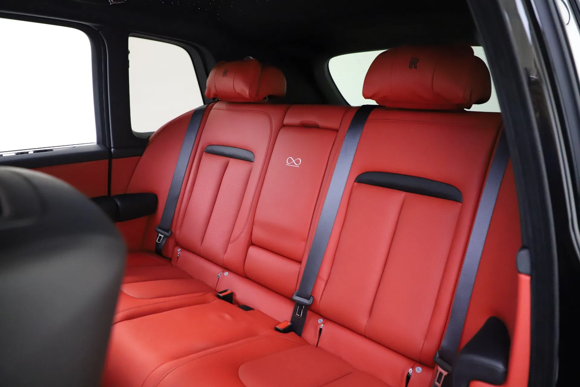2020 Rolls-Royce Cullinan Black Badge interior, seats