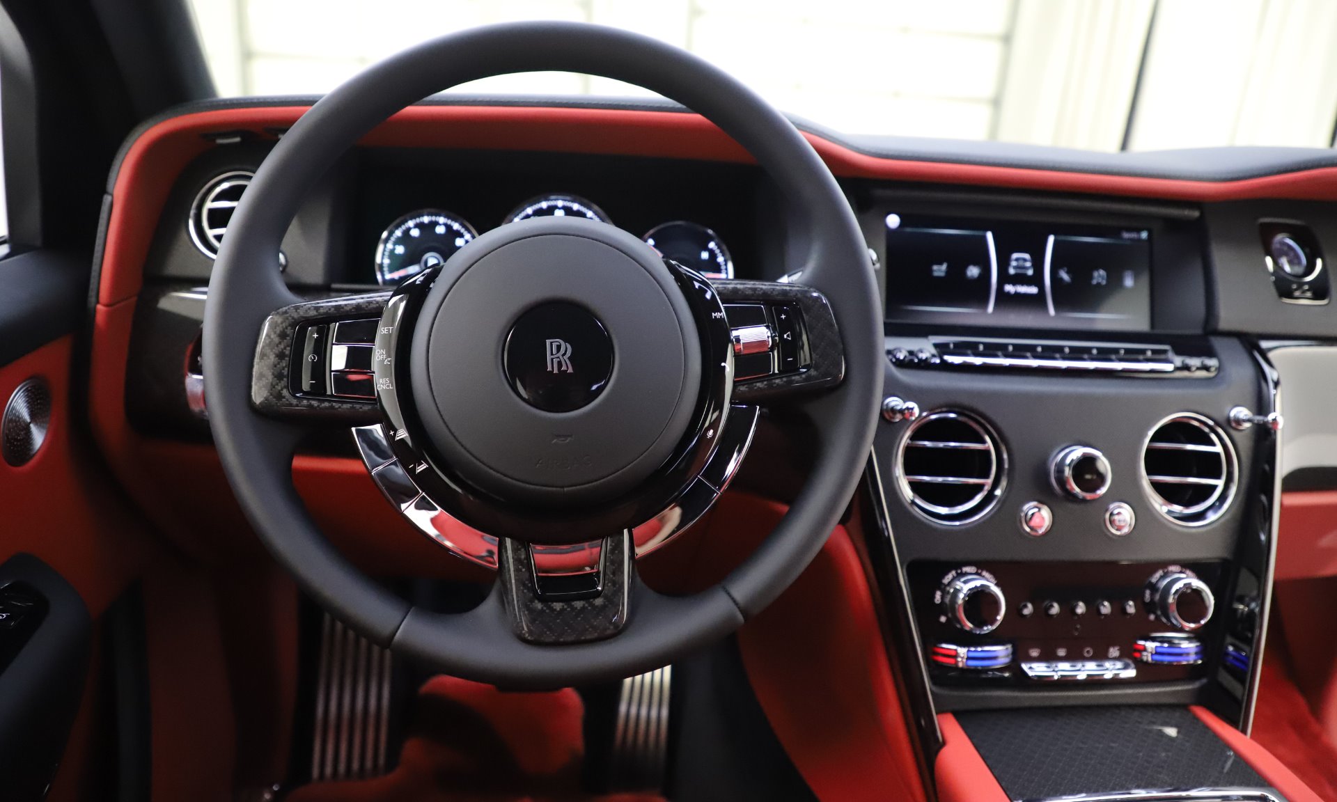 2020 Rolls-Royce Cullinan Black Badge, 14/20