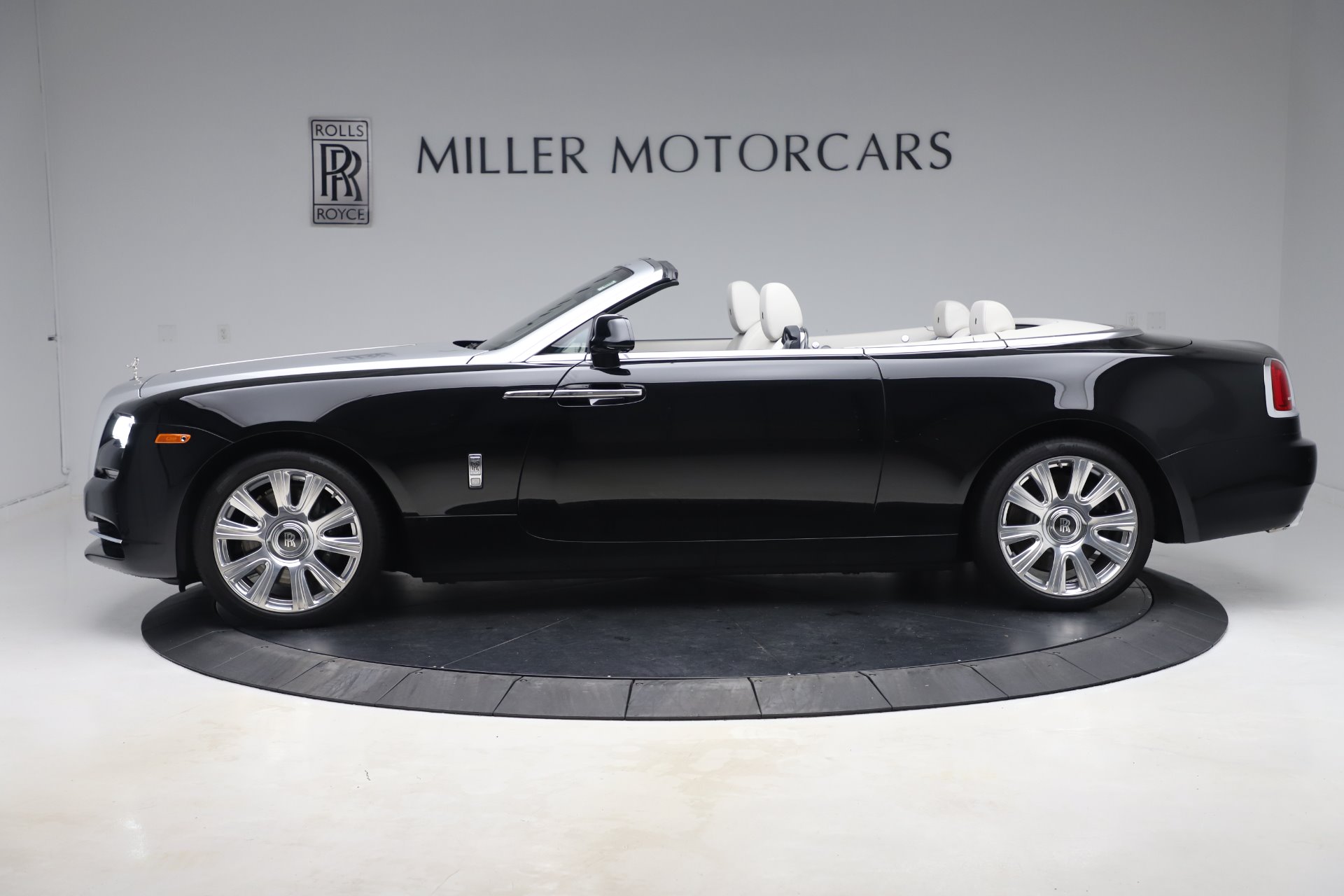 2017 Rolls-Royce Dawn, 2/20