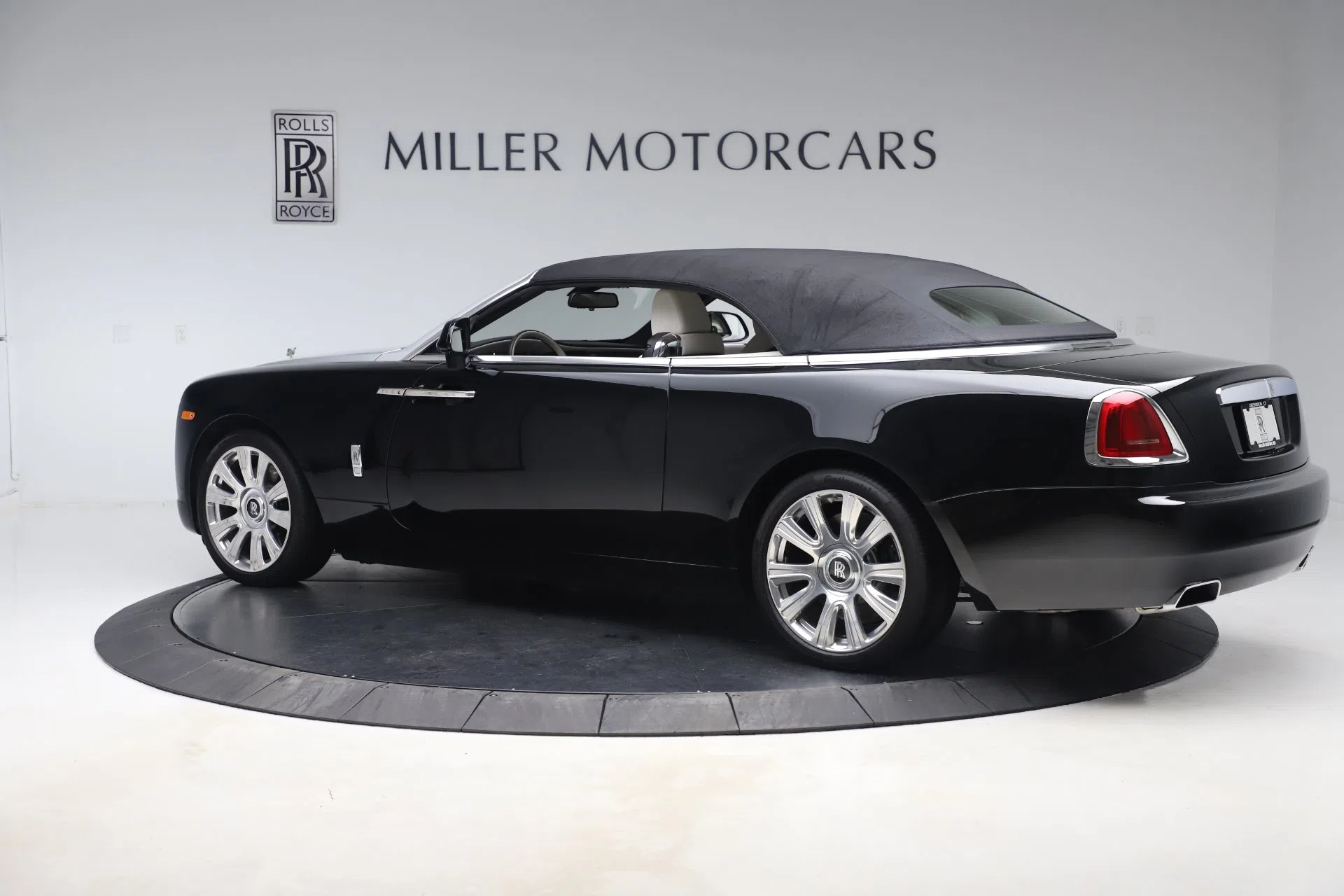 2017 Rolls-Royce Dawn for sale, exterior