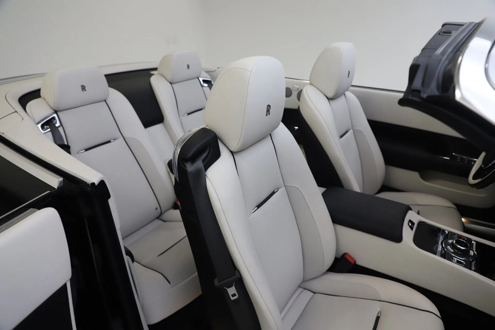 2017 Rolls-Royce Dawn interior, seats