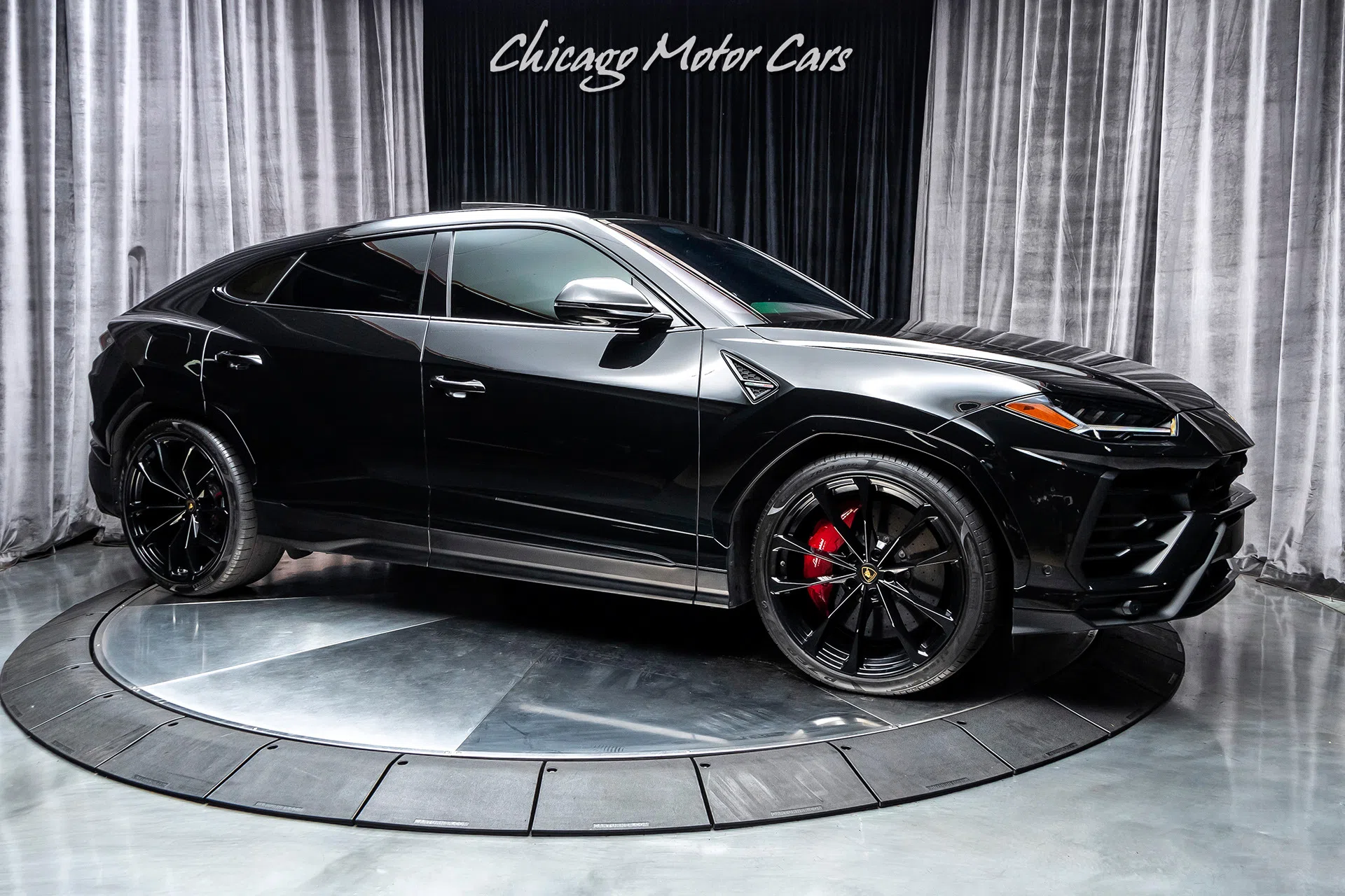 2019 Lamborghini Urus for sale, exterior