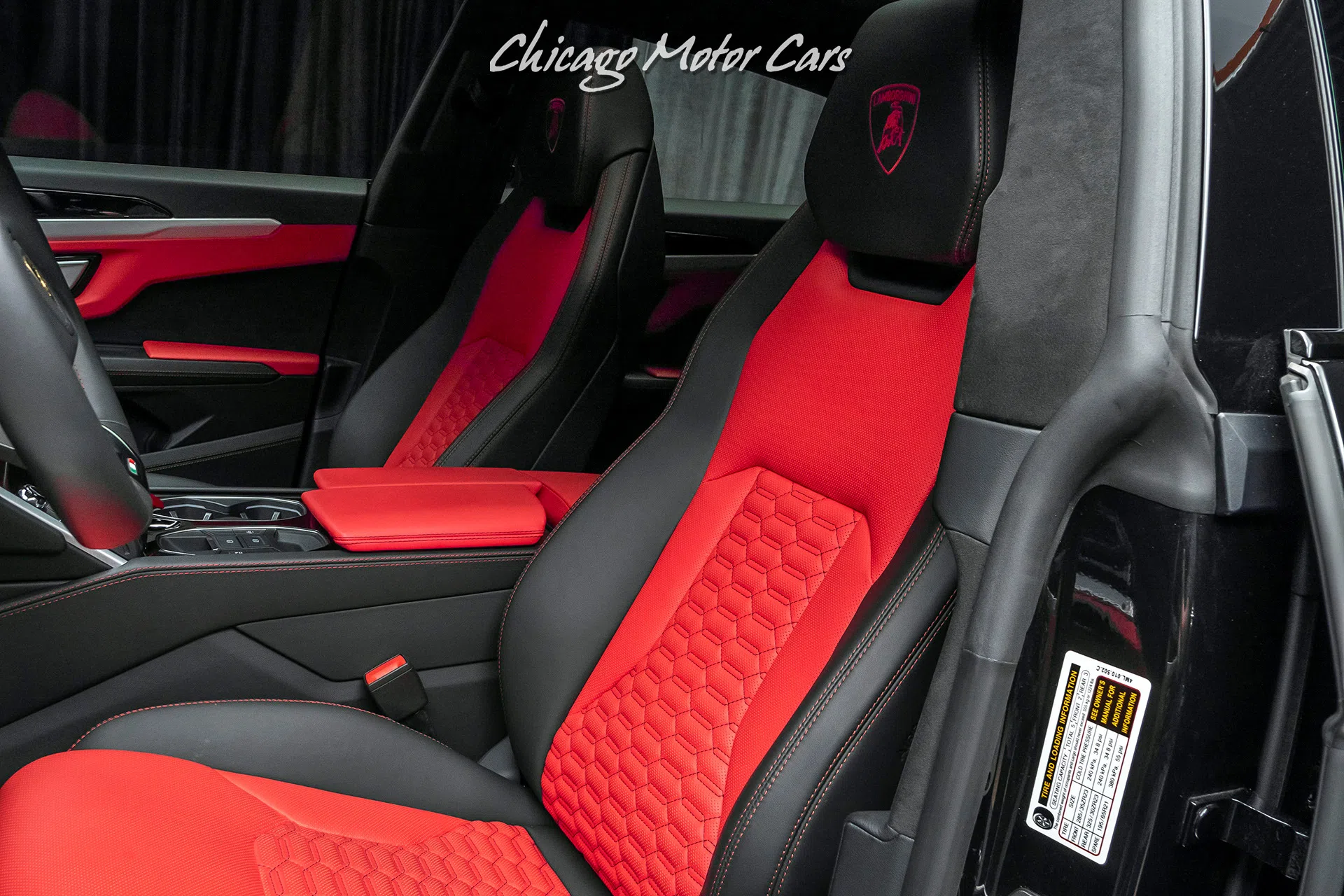 2019 Lamborghini Urus interior, seats