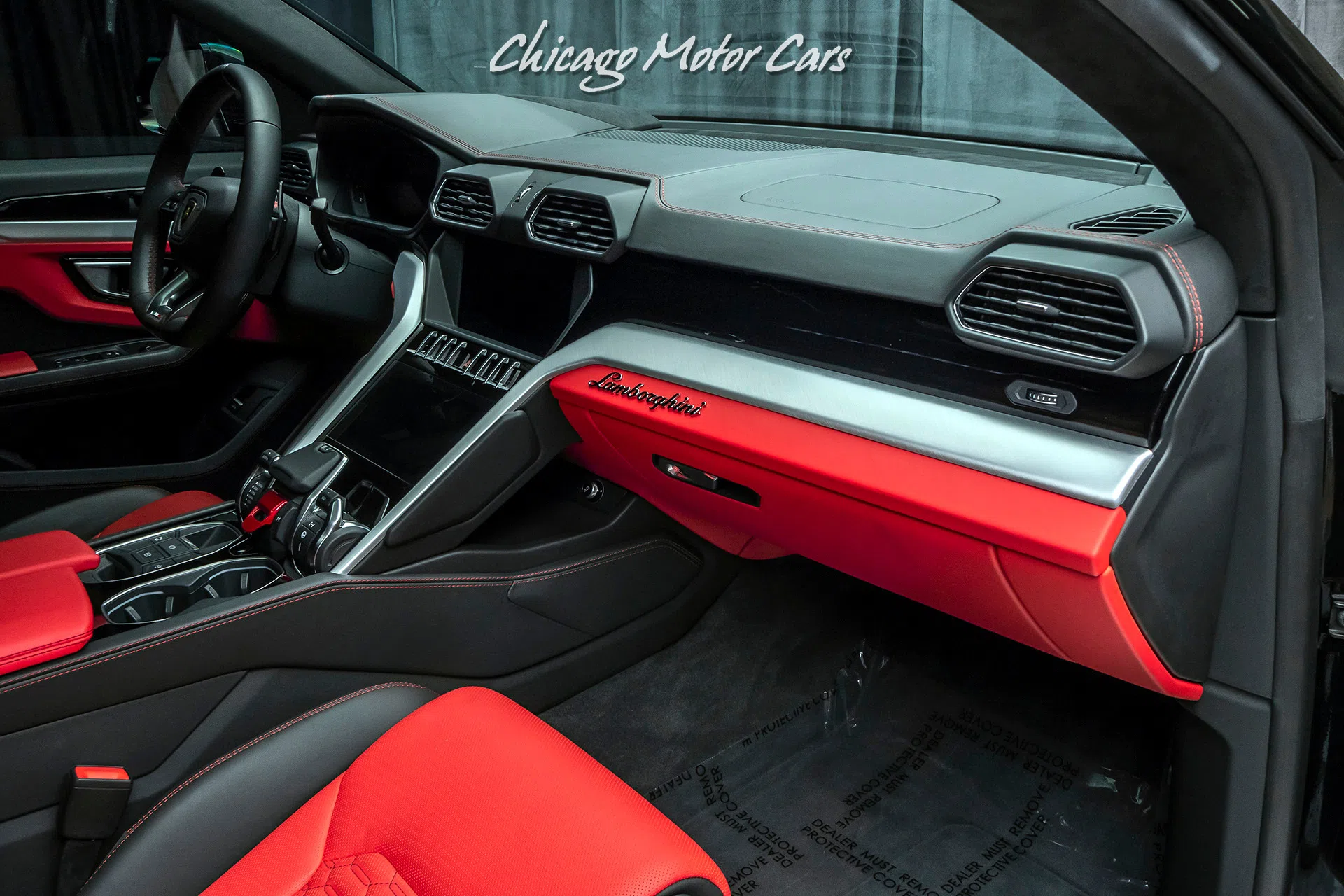 2019 Lamborghini Urus interior