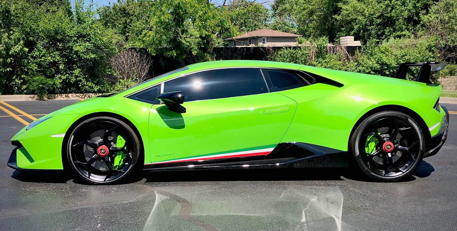2018 Lamborghini Huracan LP640-4 Performante Coupe, 2/2