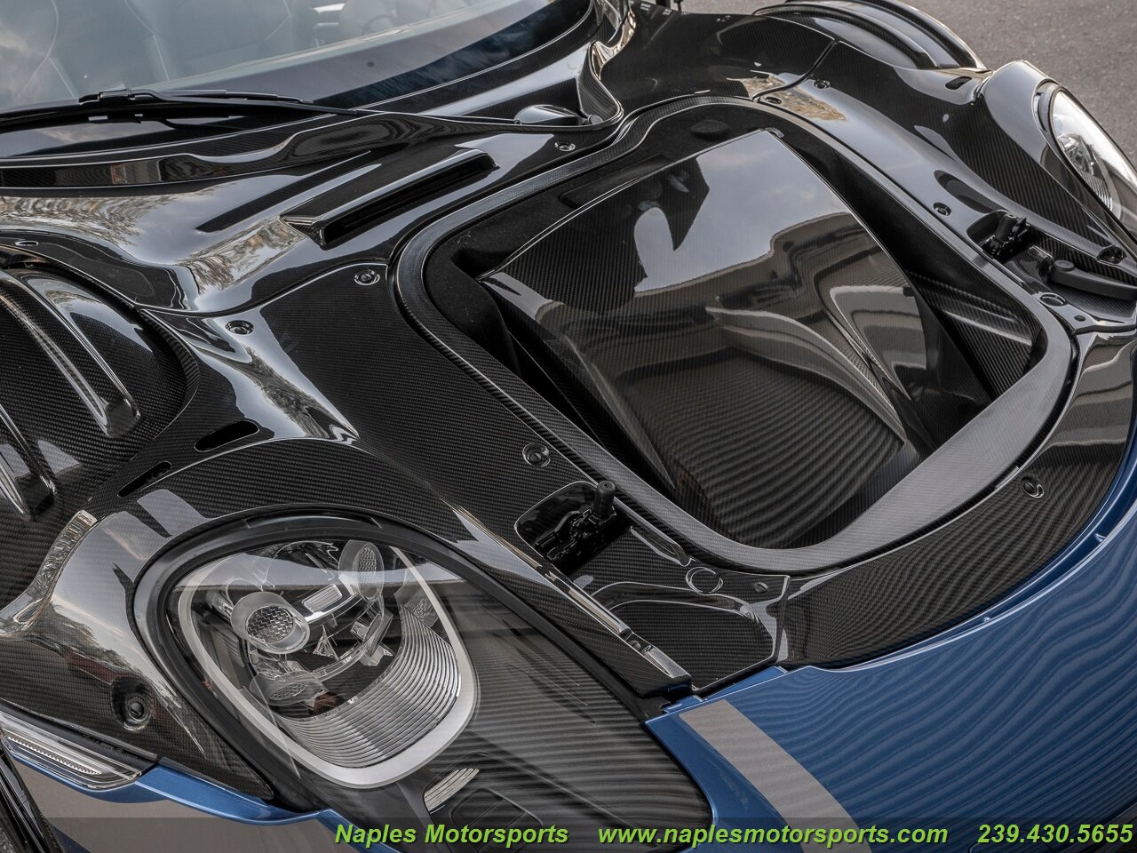 2015 Porsche 918 Spyder, 2/20