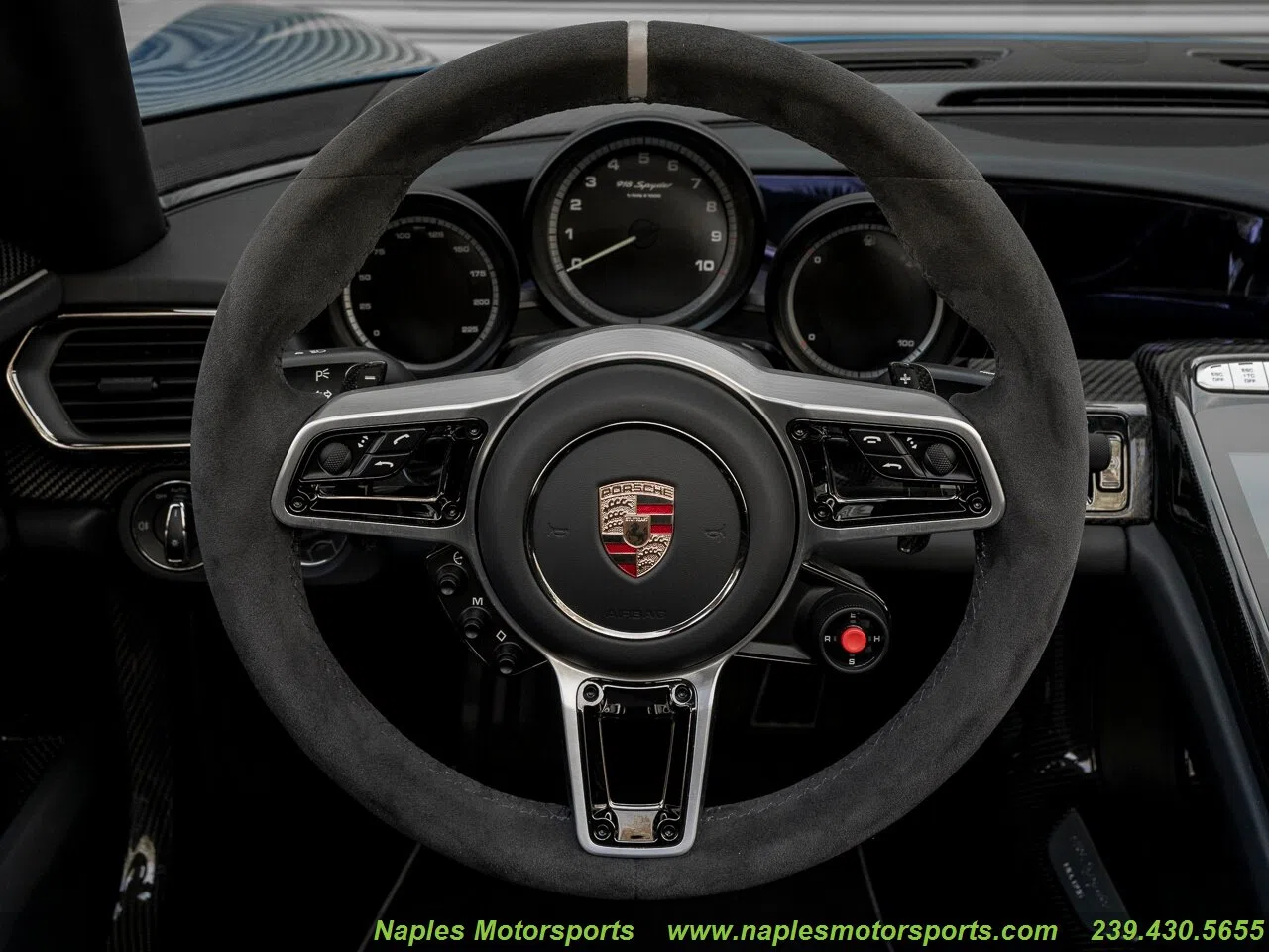 2015 Porsche 918 Spyder interior, dashboard