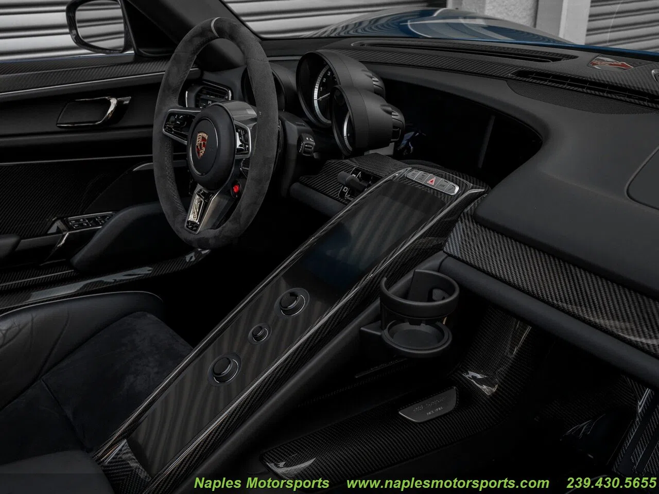 2015 Porsche 918 Spyder interior, dashboard