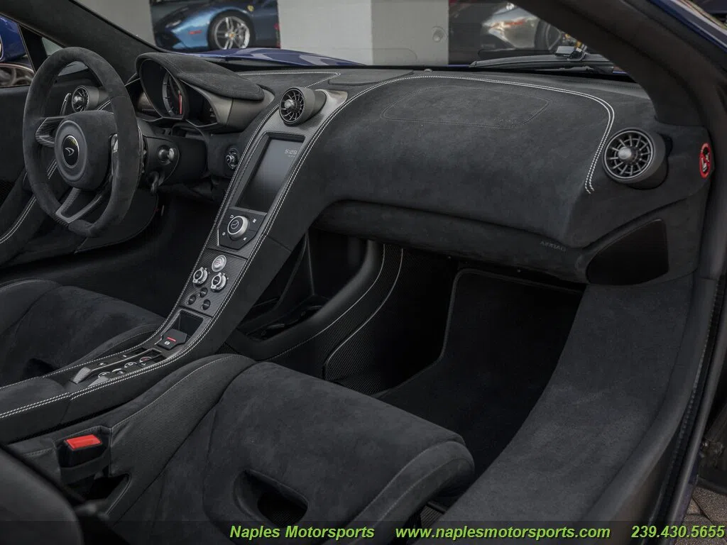 2016 McLaren 675LT Spider interior