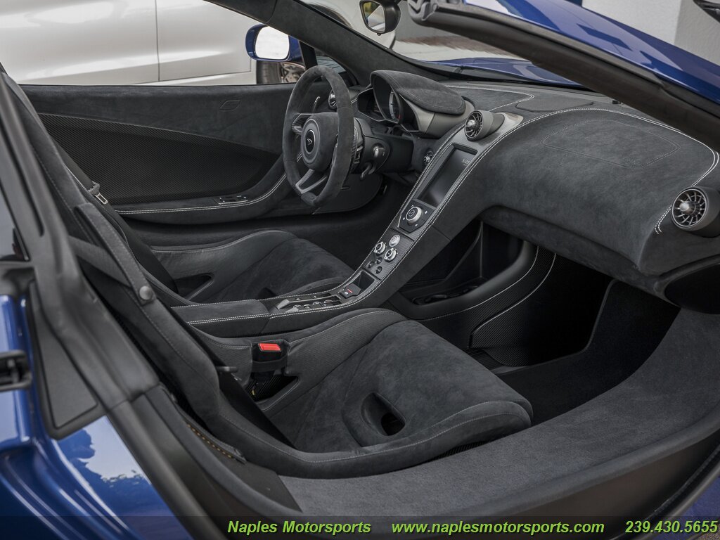 2016 McLaren 675LT Spider, 17/20