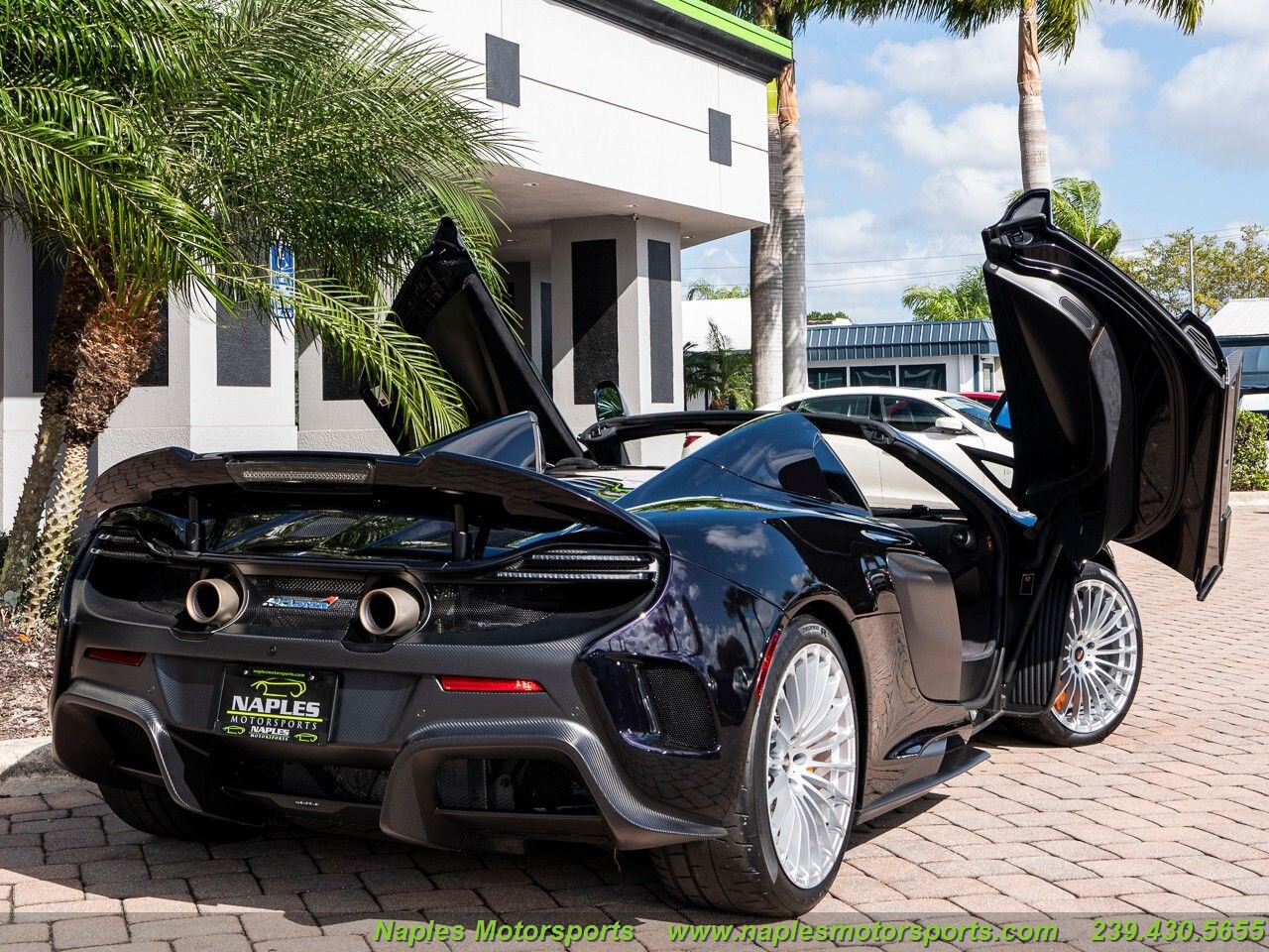 2016 McLaren 675LT Convertible, 2/20