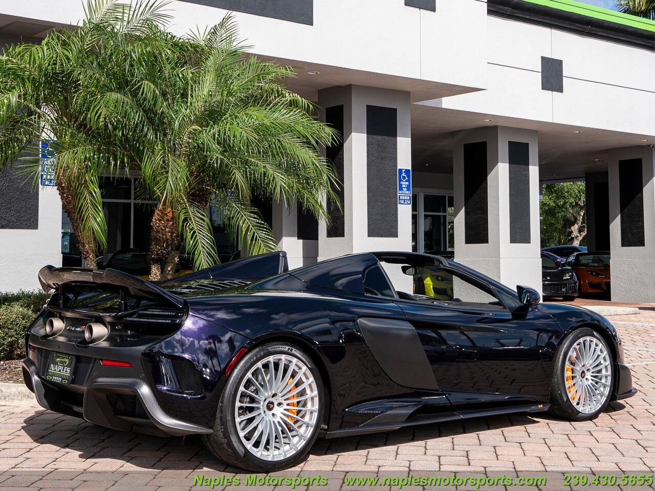 2016 McLaren 675LT Convertible, 18/20