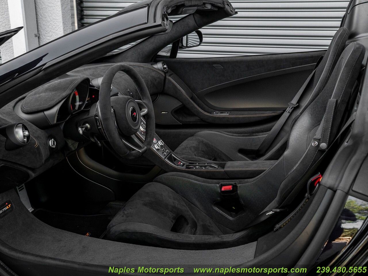2016 McLaren 675LT Convertible, 19/20