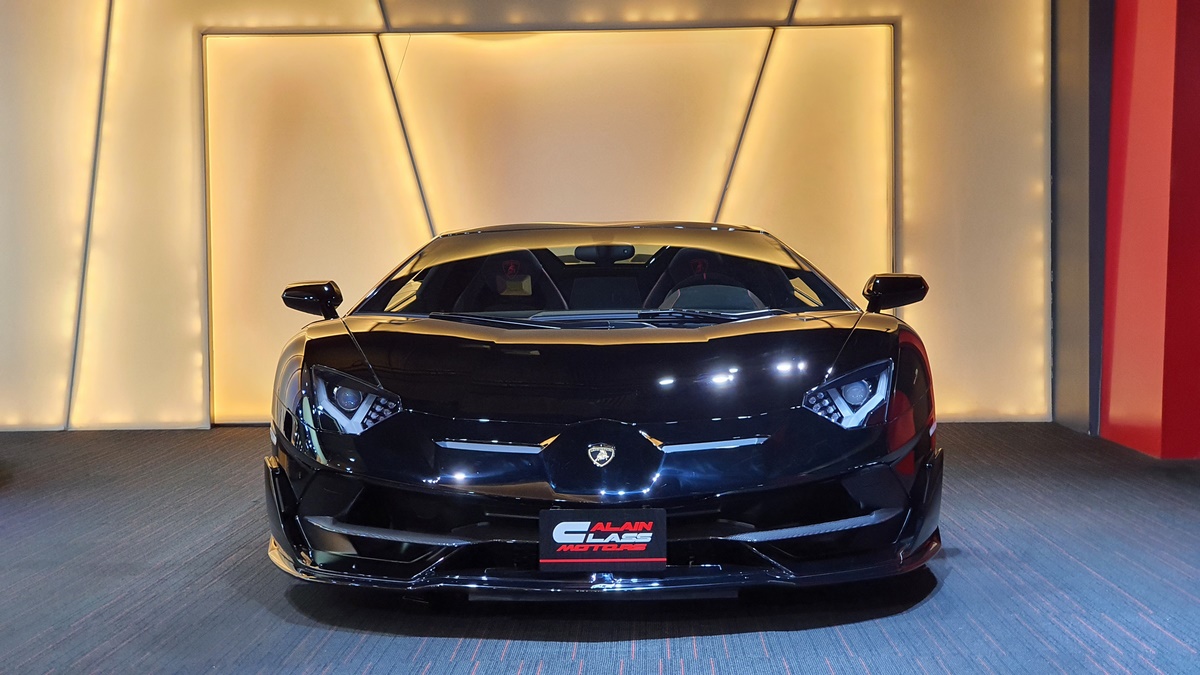 2020 Lamborghini Aventador SVJ Roadster – 1 of 800, 3/20