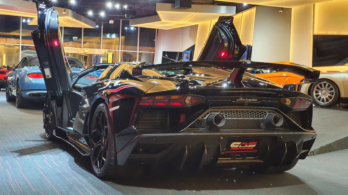 2020 Lamborghini Aventador SVJ Roadster – 1 of 800, 10/20