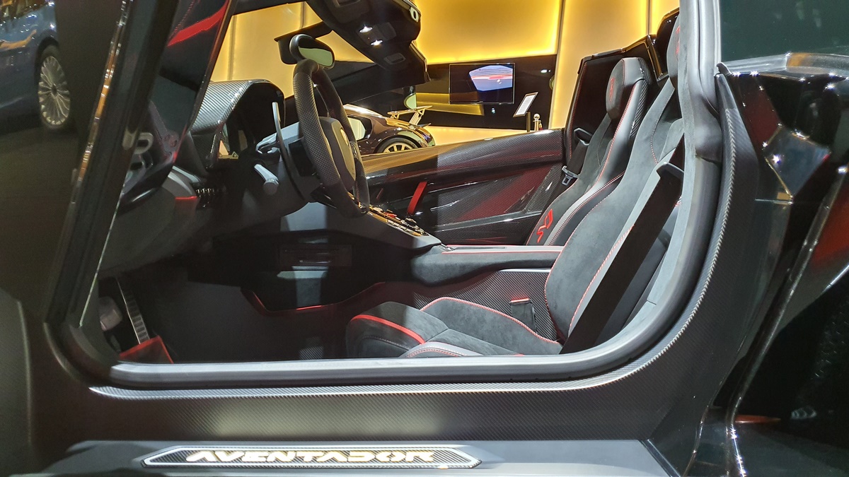 2020 Lamborghini Aventador SVJ Roadster – 1 of 800, 12/20