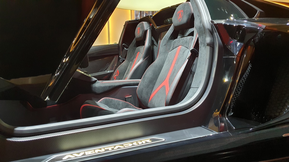 2020 Lamborghini Aventador SVJ Roadster – 1 of 800, 13/20
