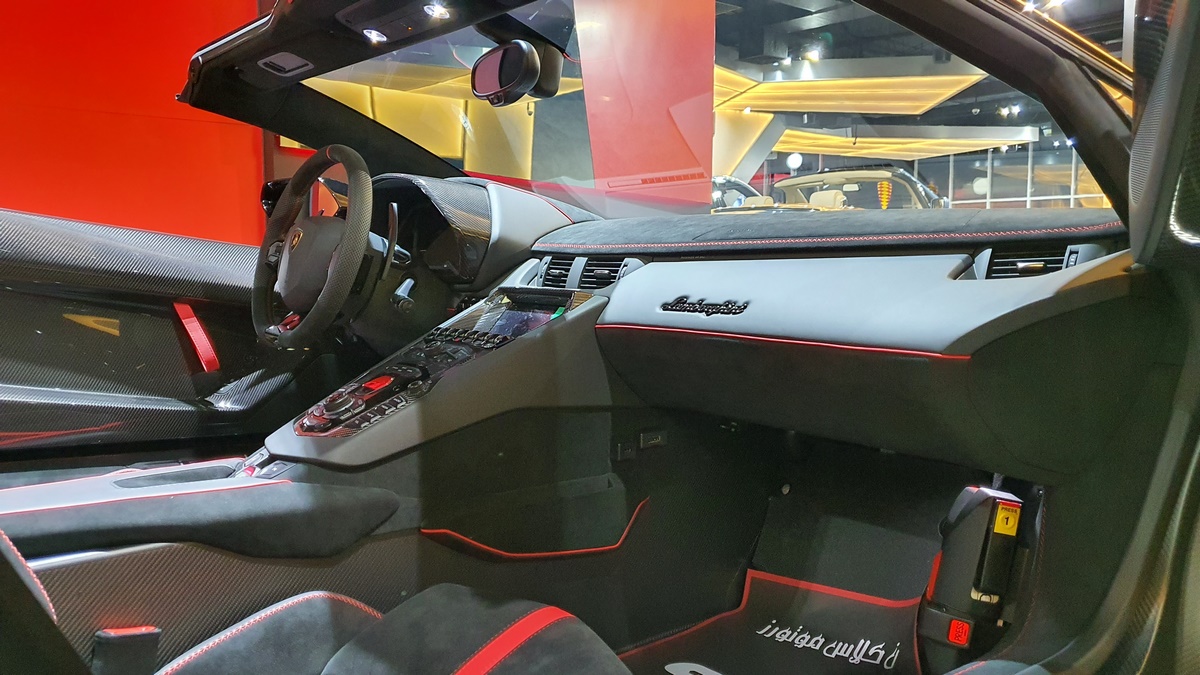 2020 Lamborghini Aventador SVJ Roadster – 1 of 800, 15/20