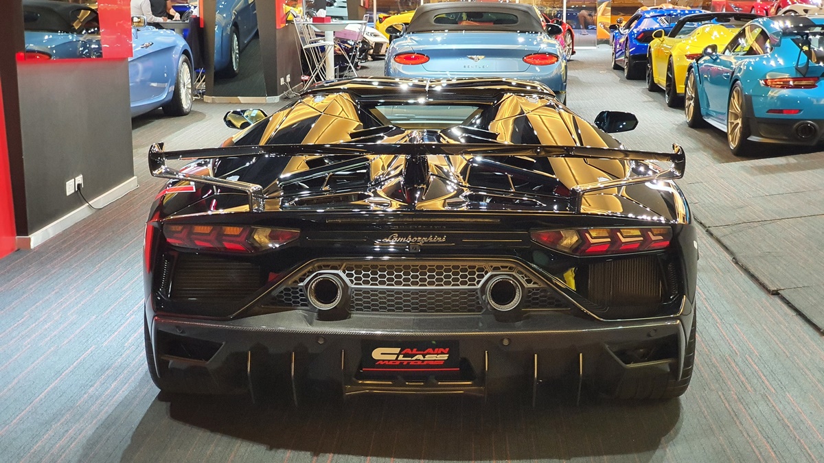 2020 Lamborghini Aventador SVJ Roadster – 1 of 800, 18/20