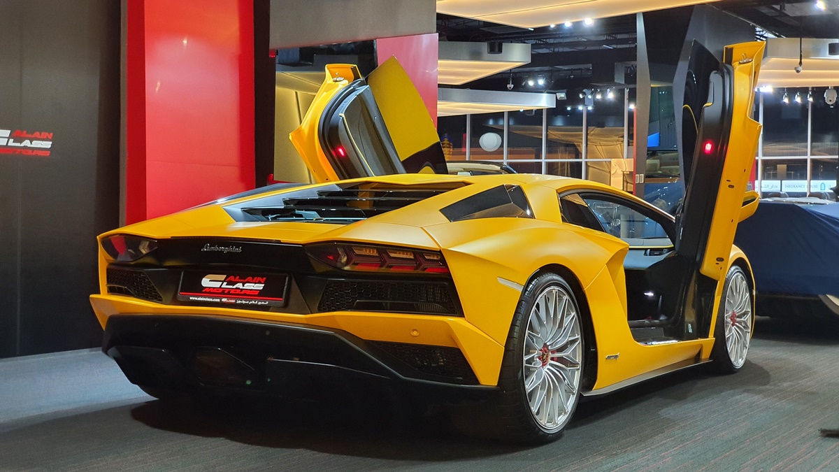 2017 Lamborghini Aventador S, 8/20