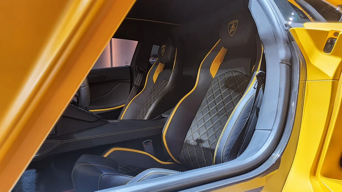 2017 Lamborghini Aventador S interior, seats