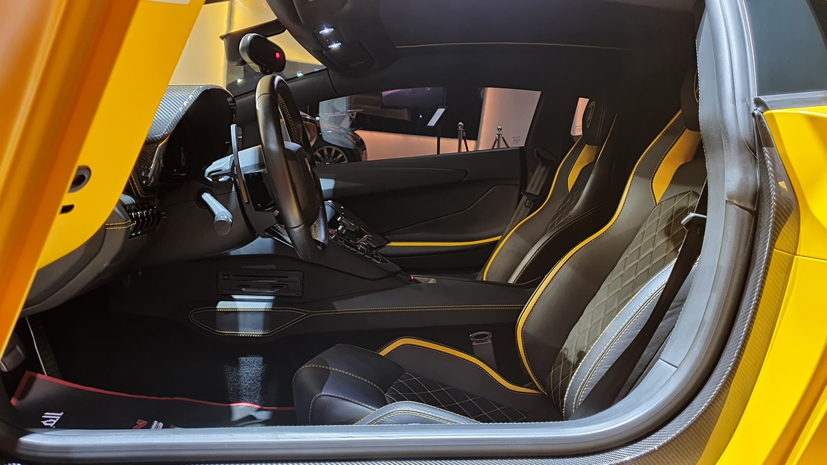 2017 Lamborghini Aventador S, 18/20
