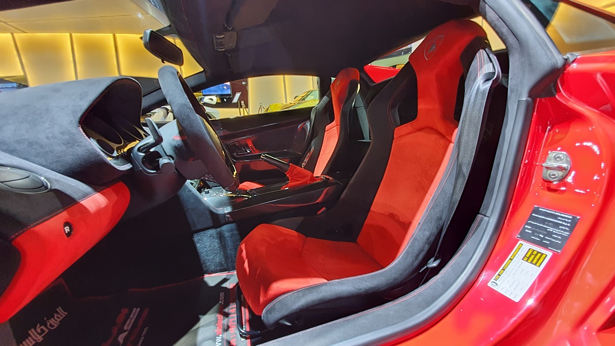 2012 Lamborghini Gallardo LP570-4 Super Trofeo Stradale – 1 of 150, 12/20