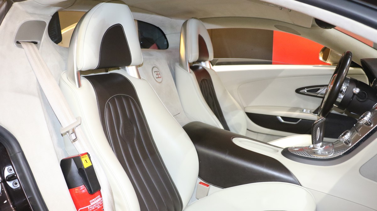 2008 Bugatti Veyron, 10/20