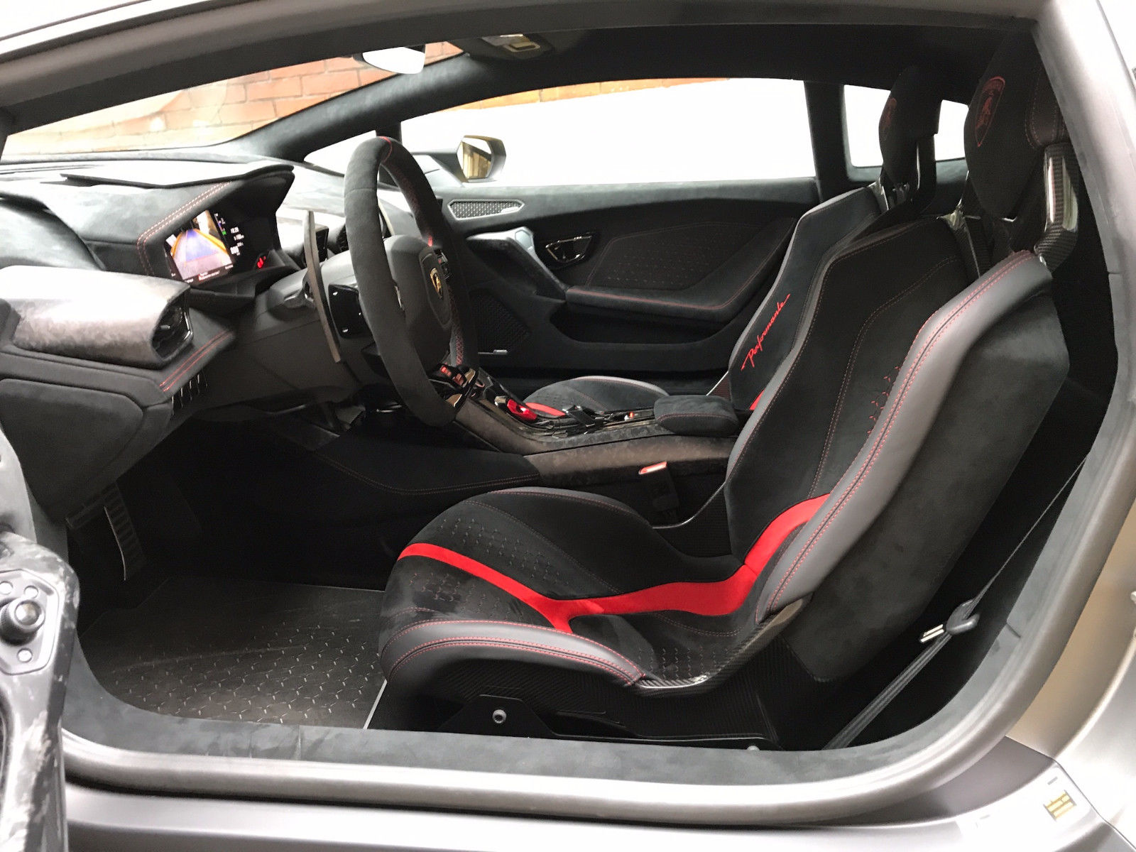 2017 Lamborghini Huracán LP 640-4 Performante, 4/15