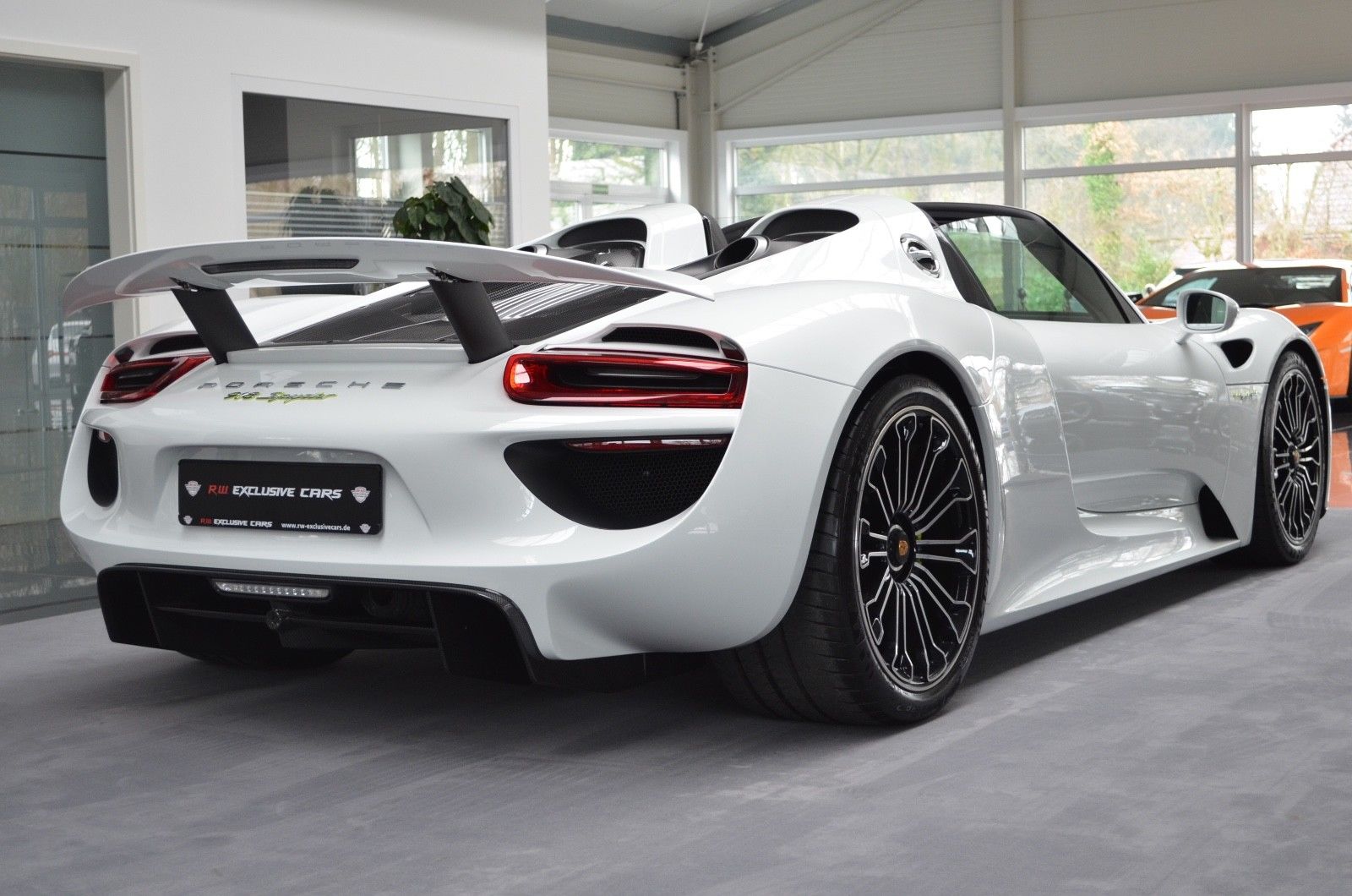 2016 Porsche 918 Spyder, 6/18
