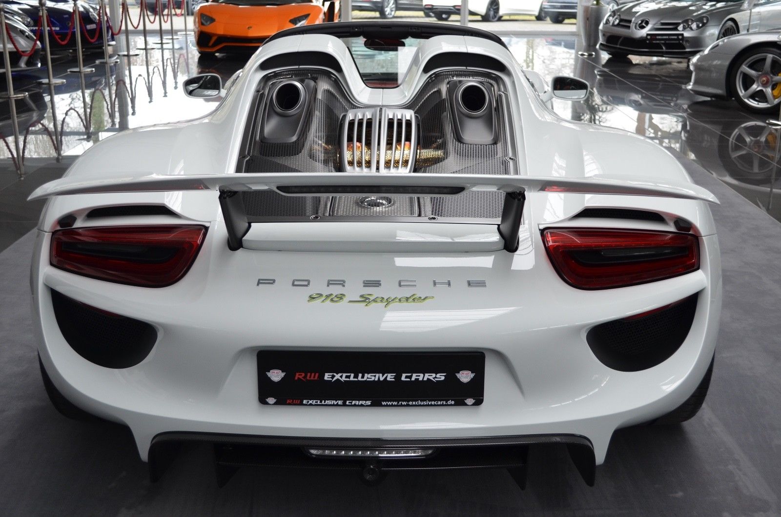 2016 Porsche 918 Spyder, 7/18