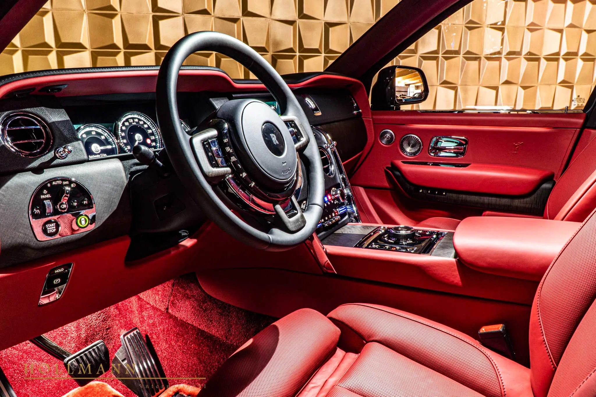 2020 Mansory Cullinan interior, Mugello Red