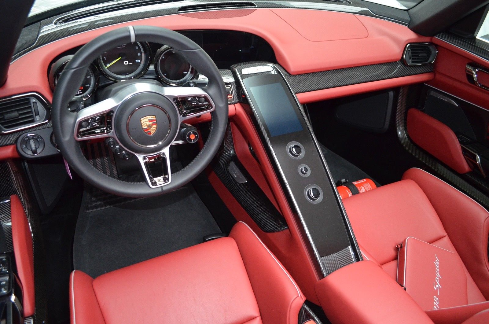2016 Porsche 918 Spyder, 8/18