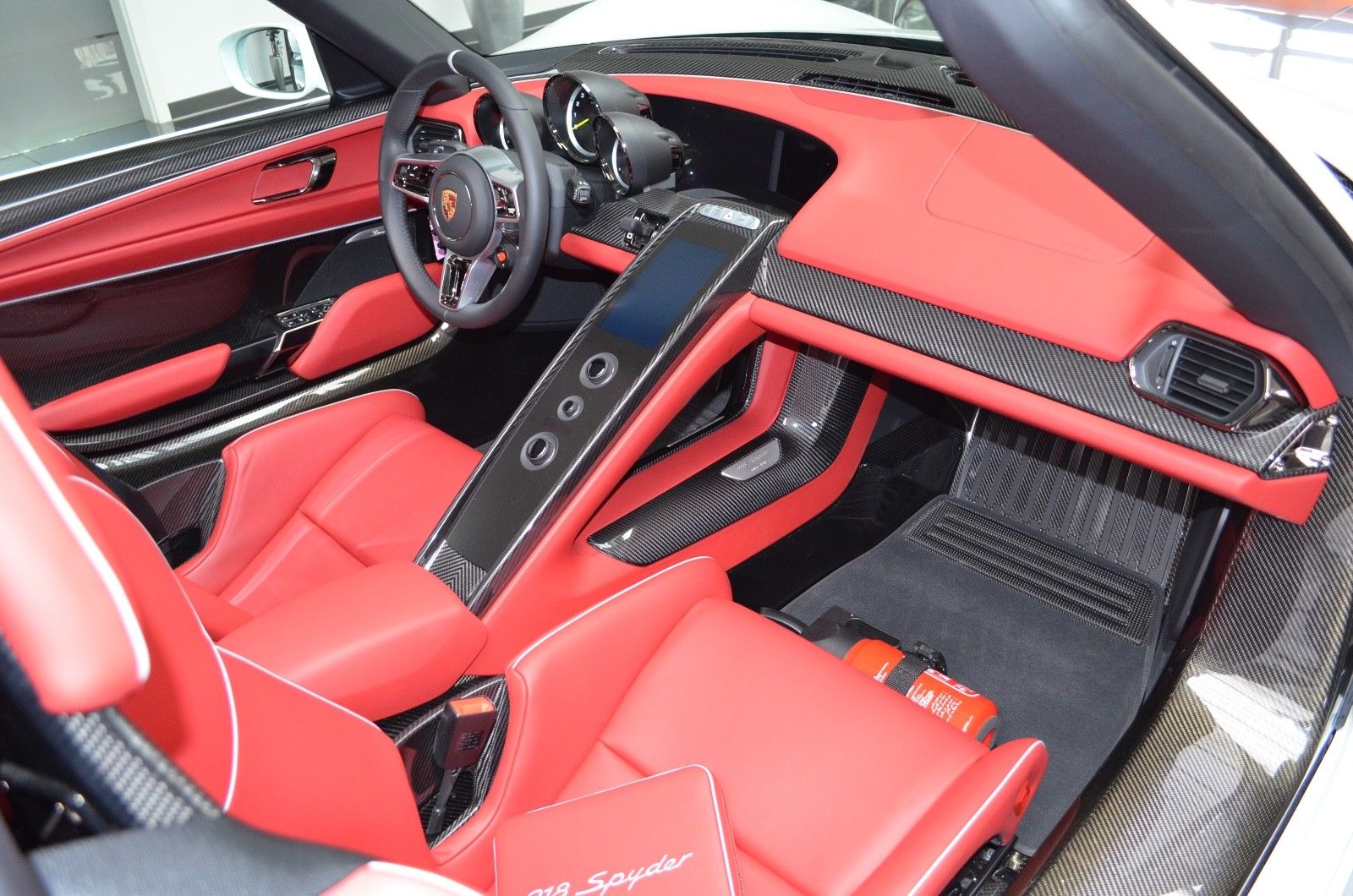 2016 Porsche 918 Spyder, 4/18