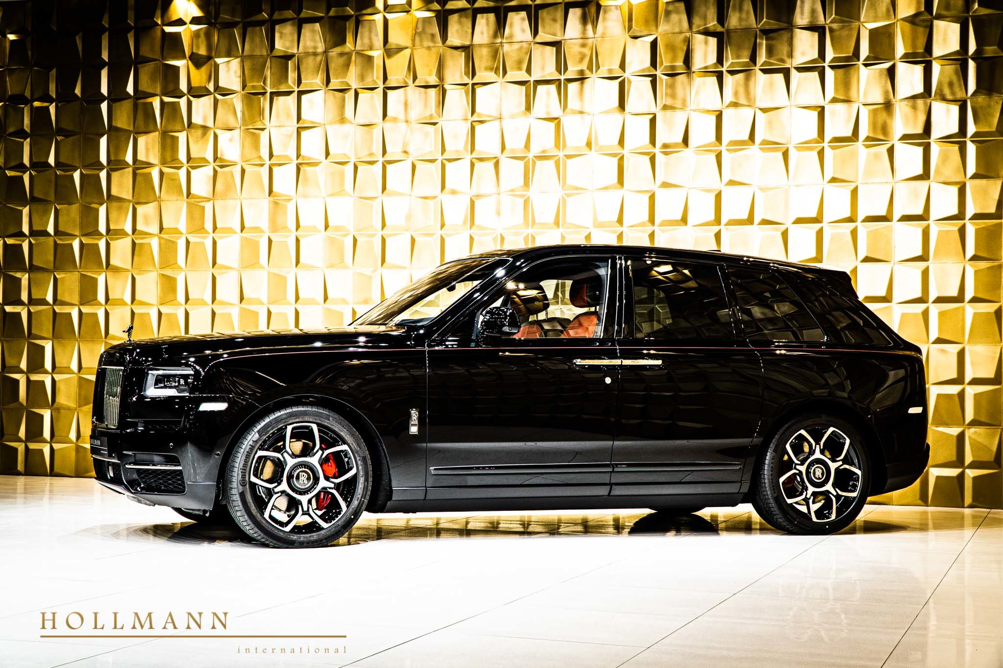 2020 Rolls-Royce Cullinan Black Badge, 2/20