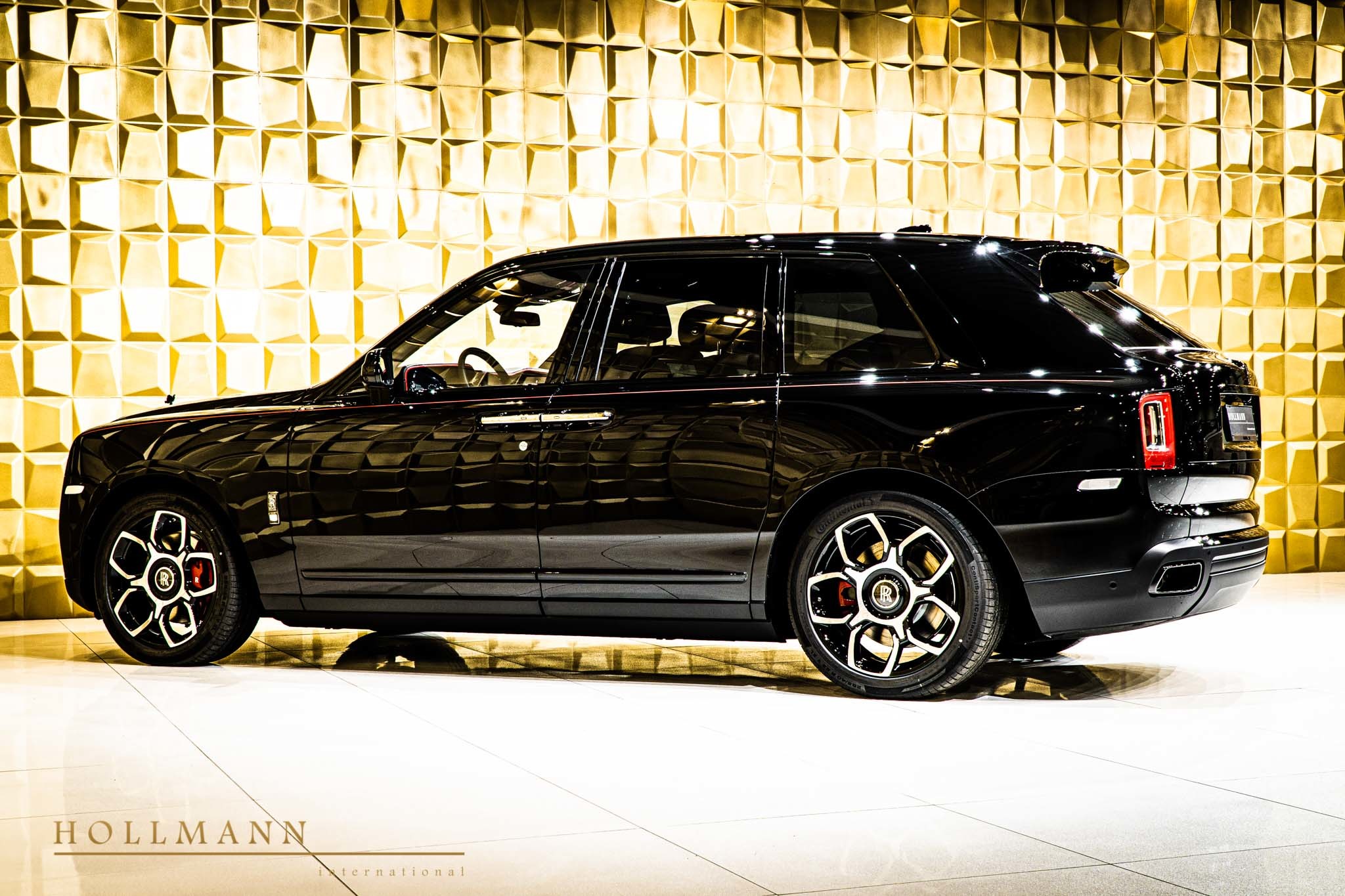 2020 Rolls-Royce Cullinan Black Badge, 4/20