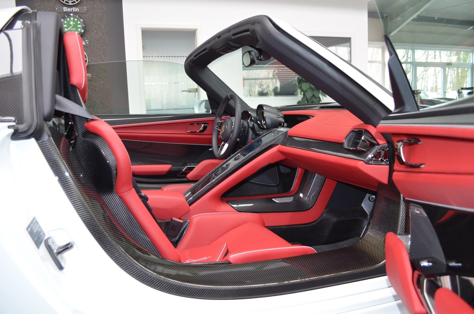 2016 Porsche 918 Spyder, 13/18