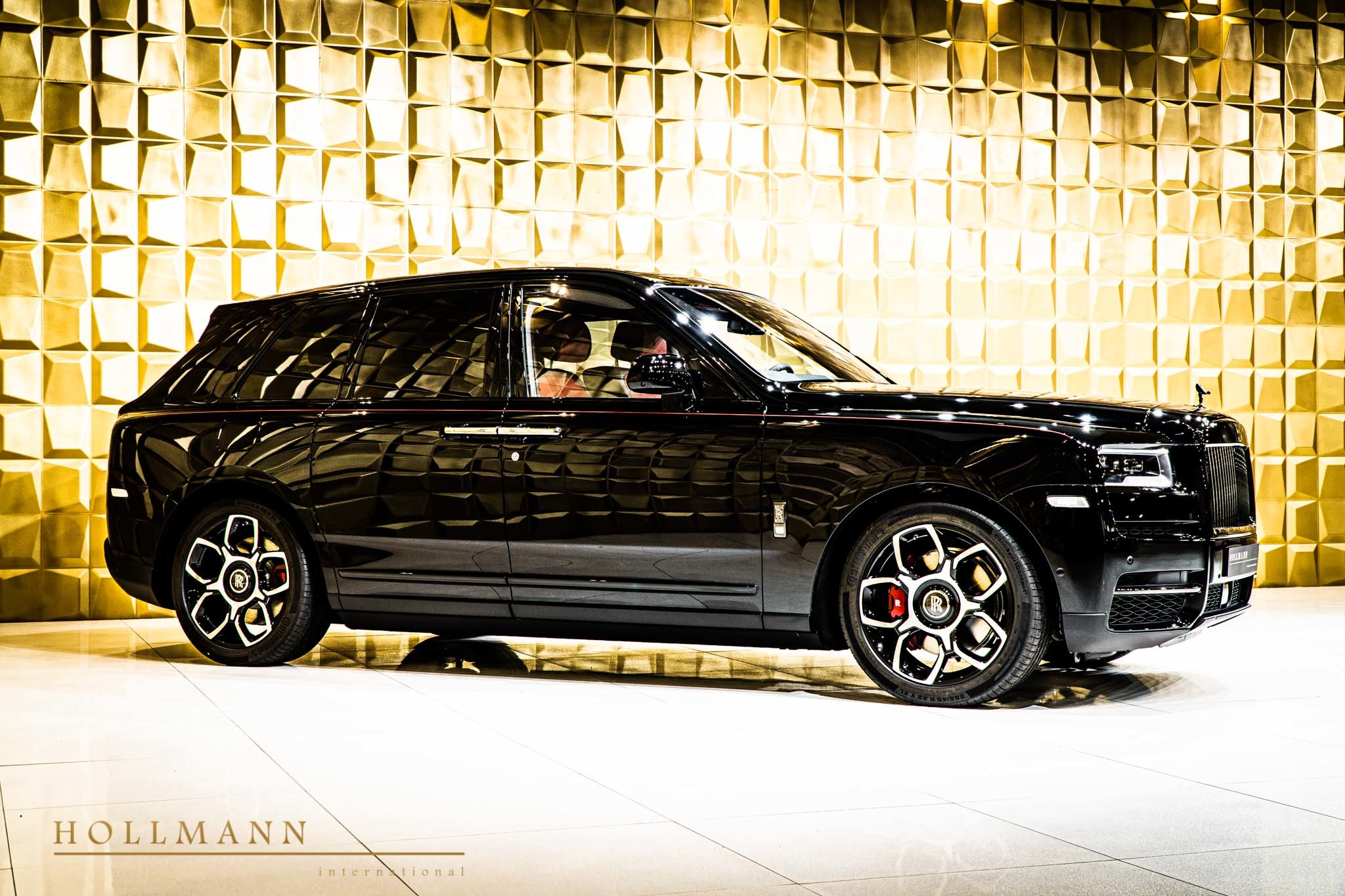 2020 Rolls-Royce Cullinan Black Badge, 19/20