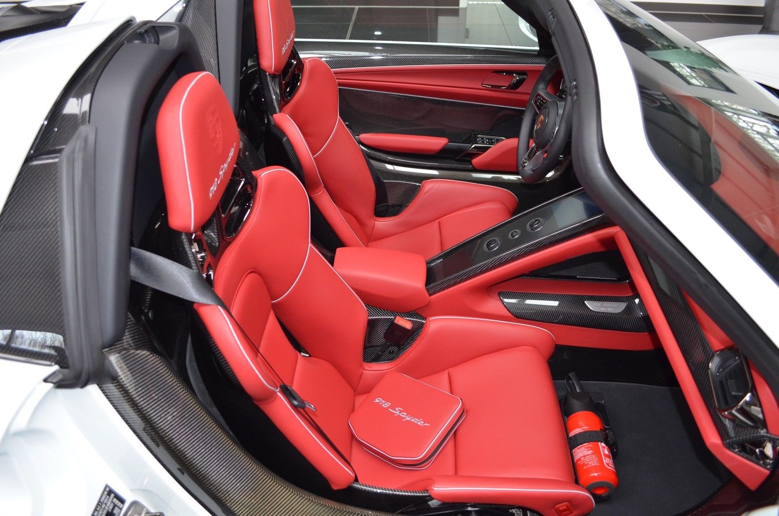 2016 Porsche 918 Spyder, 15/18