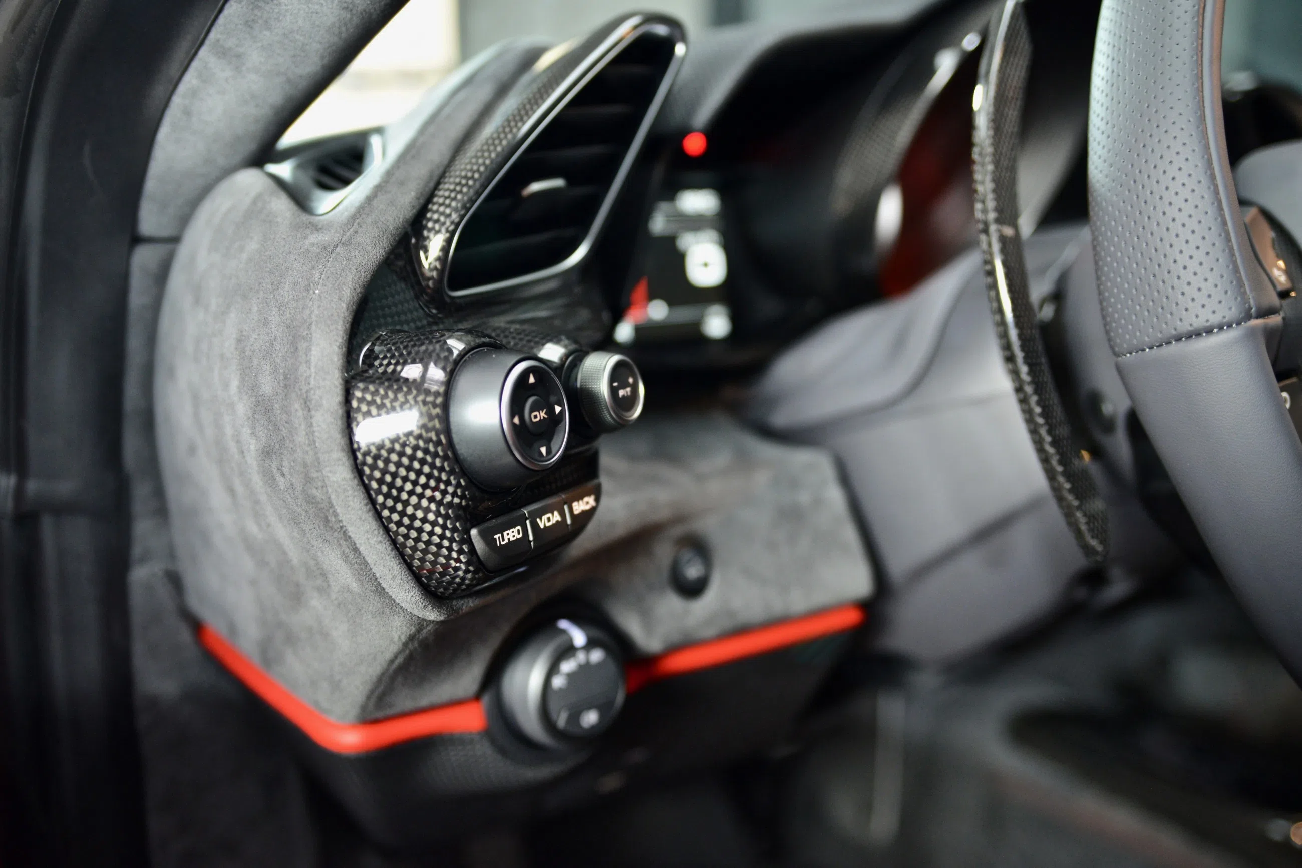 2019 Ferrari 488 Pista interior